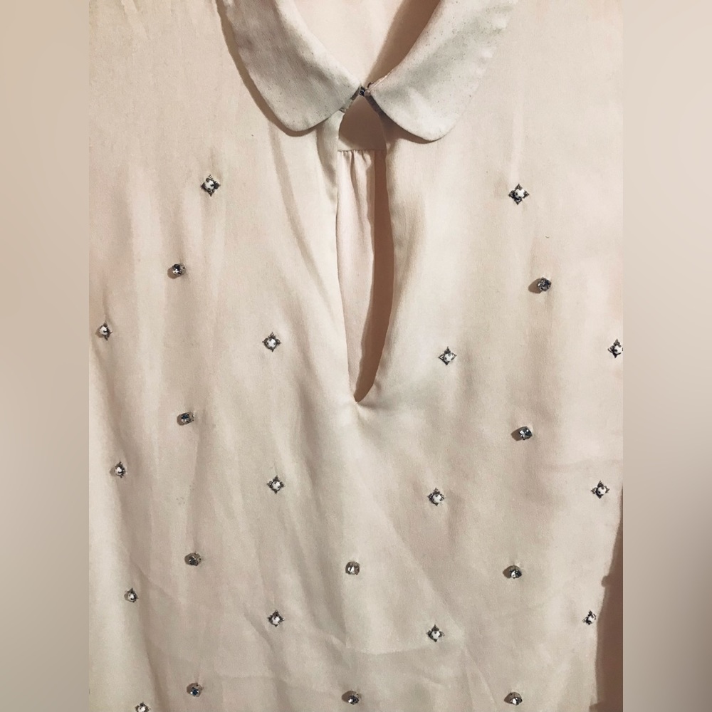 Ann Taylor cream blouse with jewelry accents size medium - Picture 4 of 6